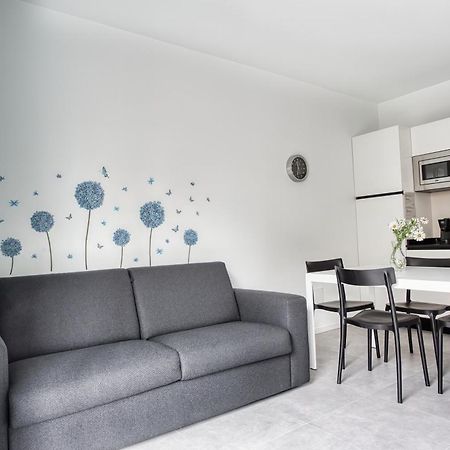 Sleek City Abode In Maciachini Milano Esterno foto