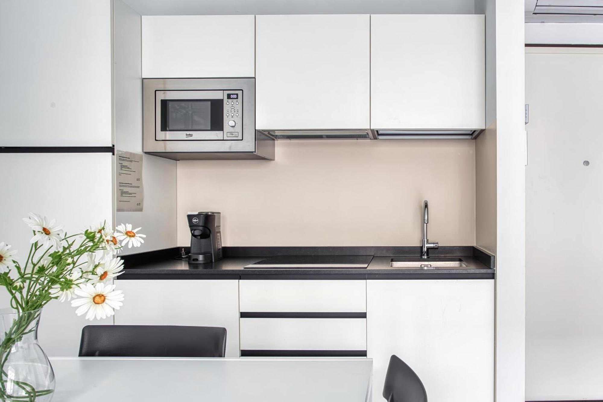 Sleek City Abode In Maciachini Milano Esterno foto
