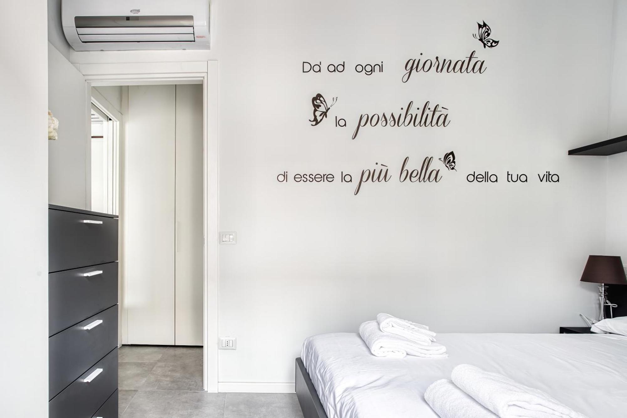 Sleek City Abode In Maciachini Milano Esterno foto