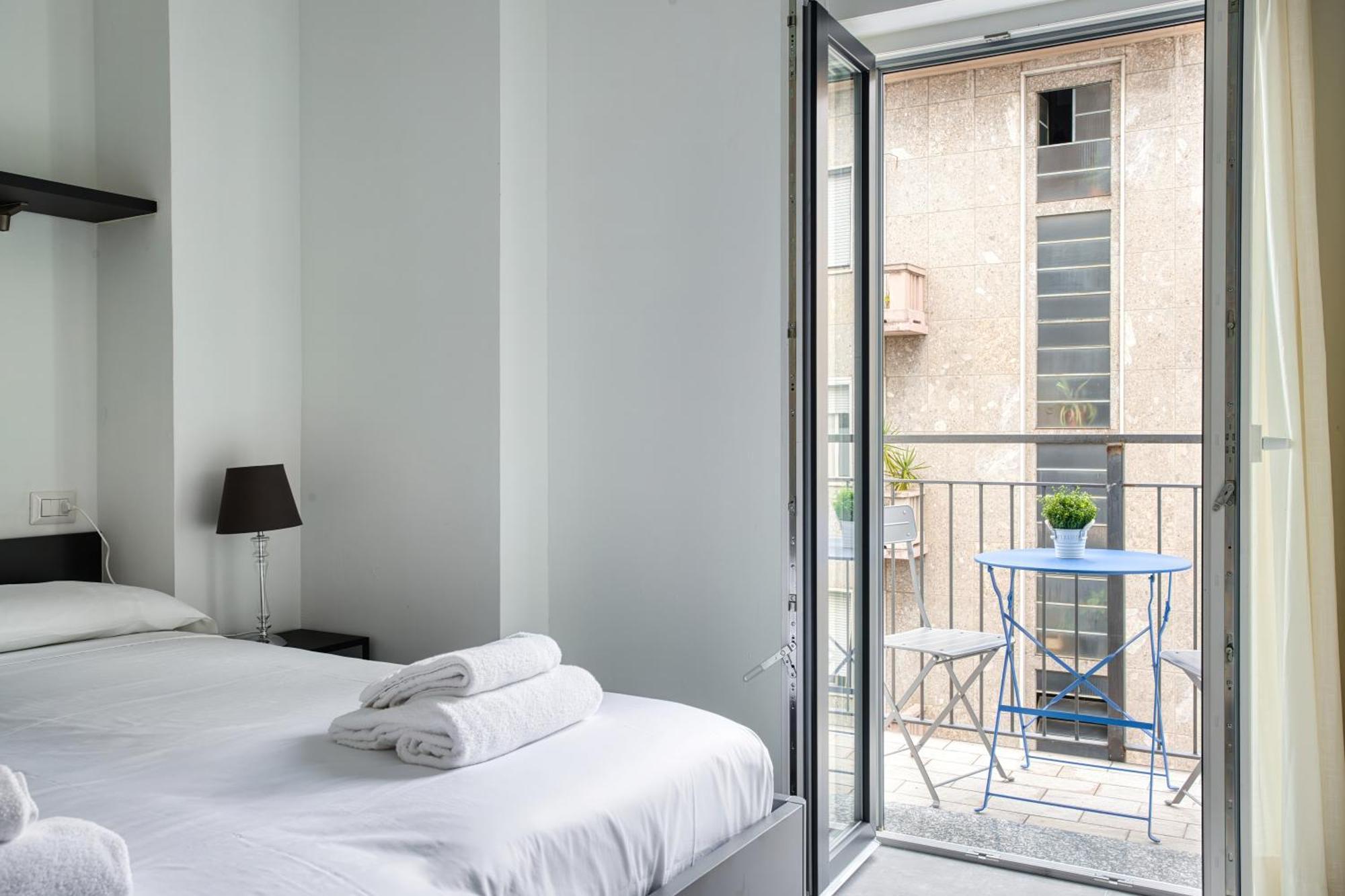Sleek City Abode In Maciachini Milano Esterno foto